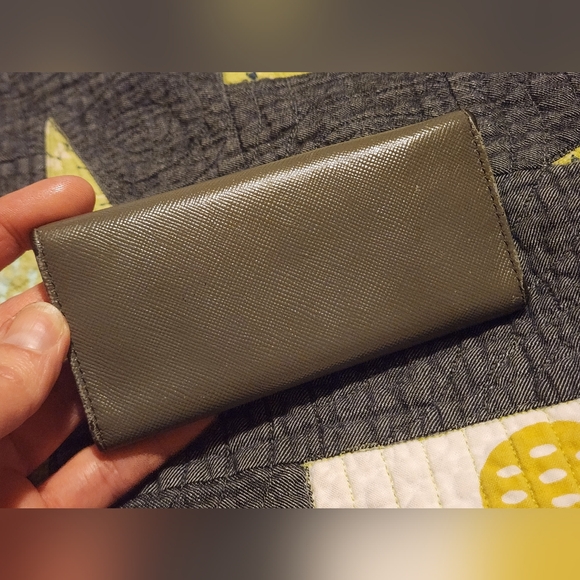 Prada Key Case Saffiano Leather Embossed 6 Keyed Case - Picture 2 of 15